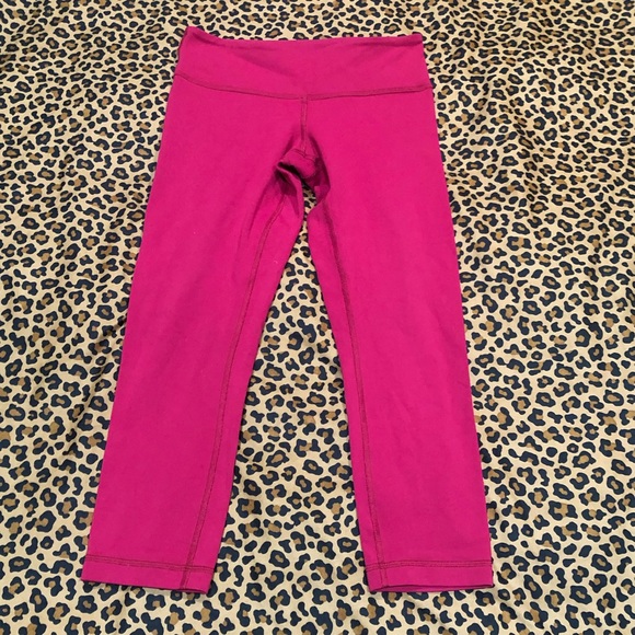 Lululemon Wunder Under Crop Bumble Berry Size * 4 * - Picture 1 of 12